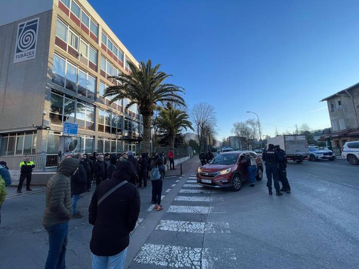 Liskar handirik gabeko greba 8 1773746427092