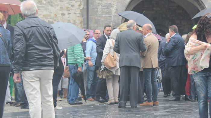 Hainbat alderdietako kideak  19 1500922097439