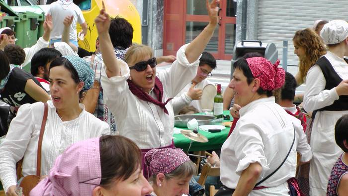 Dantza taldeak taldeak izan  172 1496056535244