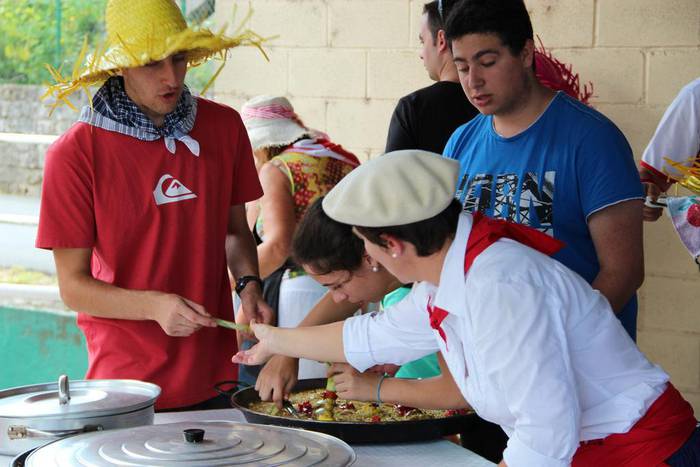 San Bartolome jaiak: Ostirala