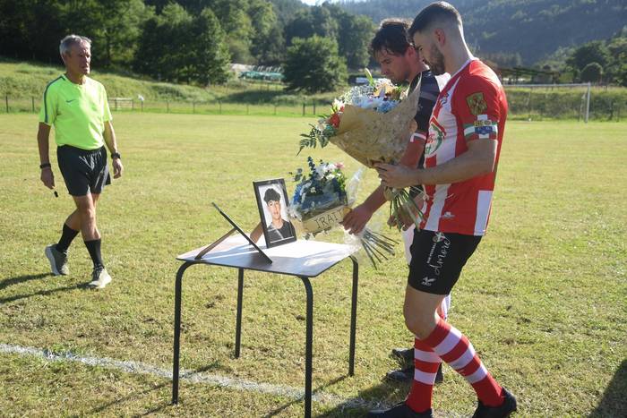 Okondon hildako bi gazteen o 8 1757424669073