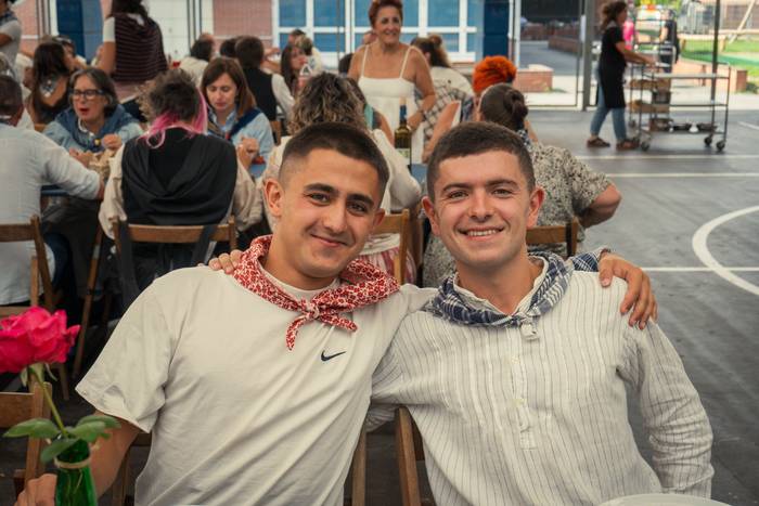 Ehunka lagun bildu dituzte j 78 1757018542324