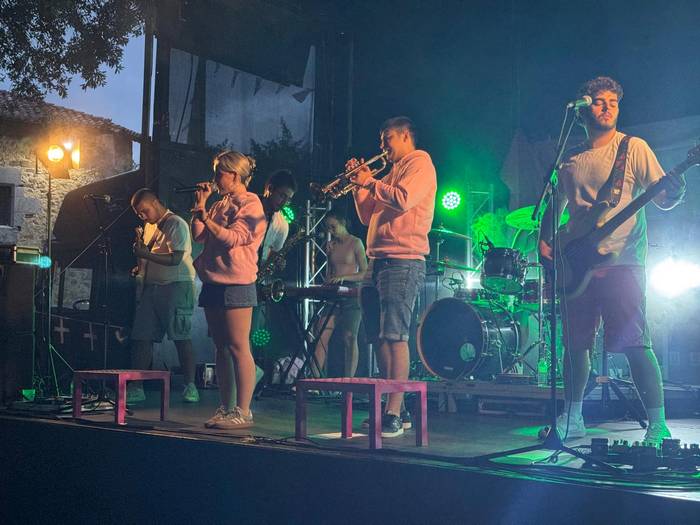 Umeek irakurri zuten atzo pr 33 1753002207144