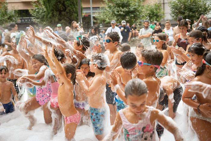 Haur eta nagusiak izan dira  55 1755092656510