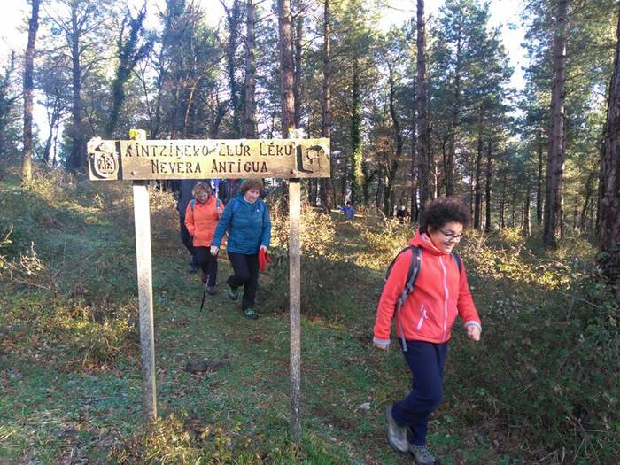 Elur-zuloak bisitatu zituzte 1 1517302981662