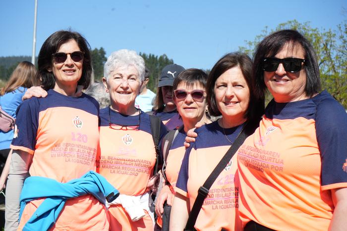 Ehunka lagunek parte hartu d 100 1774179508413