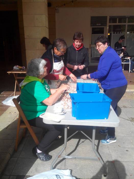 Jendetza eta giro ona nagusi 98 1494849747623