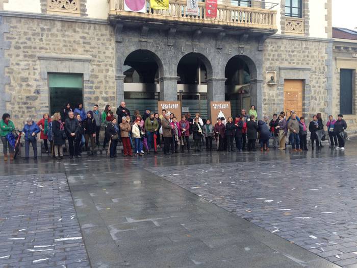 Aldarri ozena genero indarke 27 1511632823257