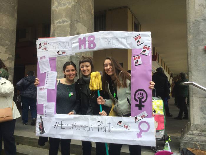 Greba feministaren goizeko t 123 1520519540434