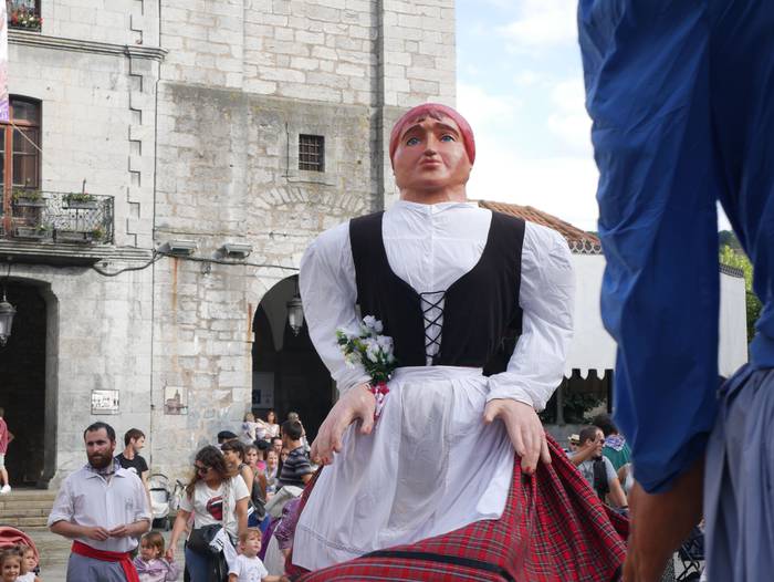 Dantza eta sua uztartu zitue 26 1661604205413