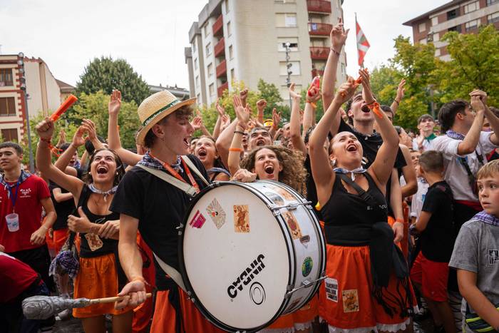 Lehertu da festa-giroa Amurr 65 1755025736075