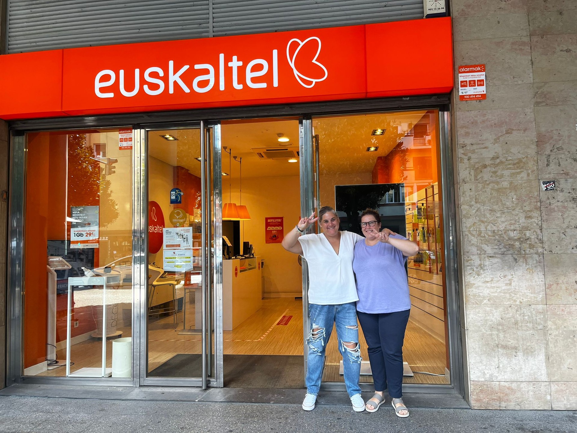 Enpresarekin akordioa lortu ostean, Euskalteleko dendetako langileek ez dute grebarik egingo