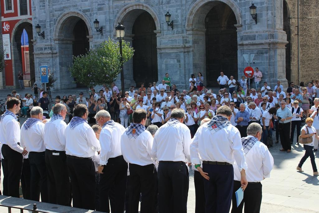 Urdufolk eta Koroatze Jaiak, Urduña dantzan jartzeko prest
