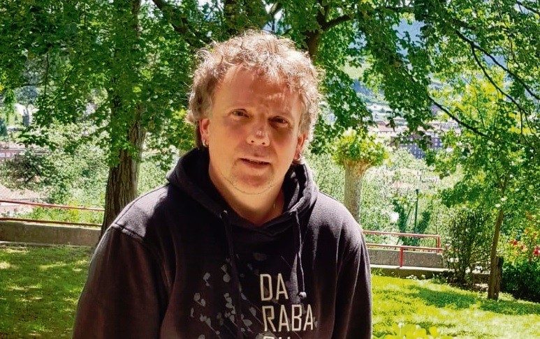“Egoera berri honek gauza berriak egitera eta asmatzera eraman gaitu”