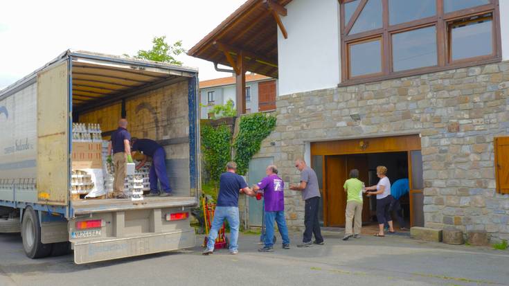 Martxan da Errigorako 'Eskutik eskura' kanpaina eta bi produktu sorta zozkatuko ditu Aiaraldea Komunikabideak