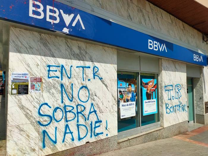 Tubos Reunidoseko bi langile 21 1776453838564