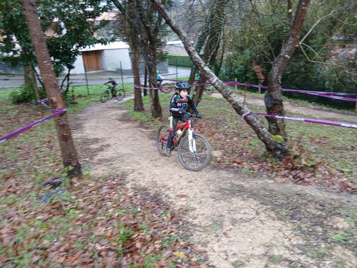 Zirkuitu gogorra izan zuten  50 1768228106262