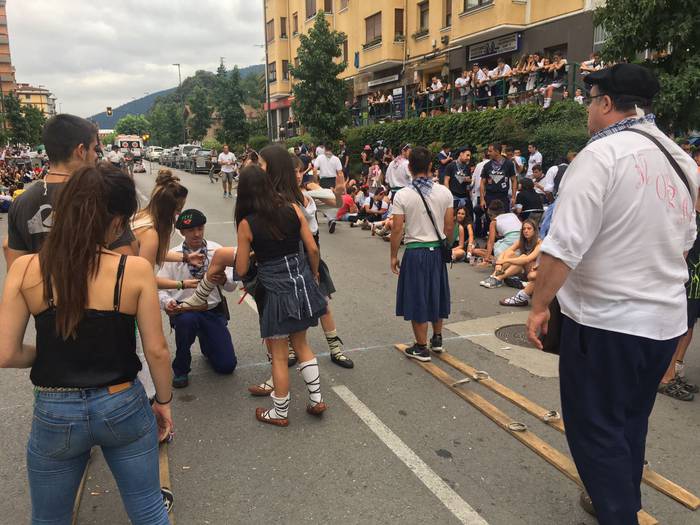 Suziria piztuta lehertu da j 56 1502814878591