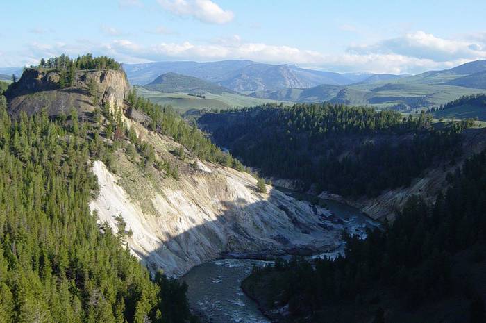 "Tibesti, Danakil sakonunea eta Yellowstone (bidaia planetako hiru puntu bero-berora)"