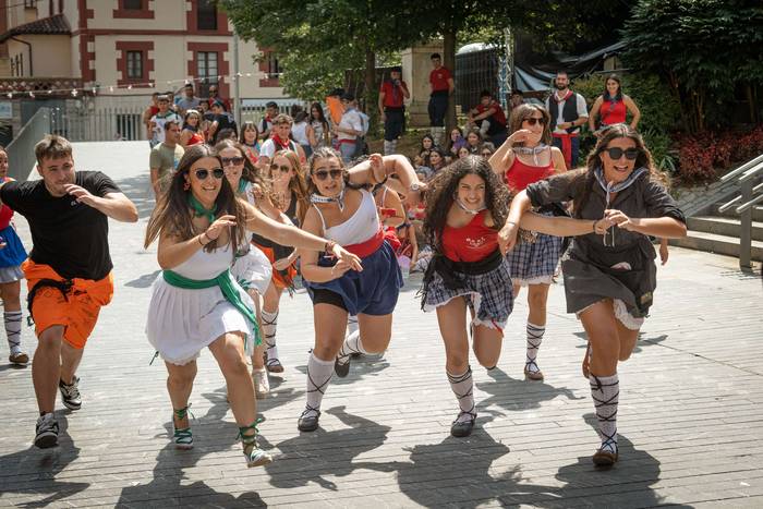 Kuadrillak protagonista Amur 37 1755188554773