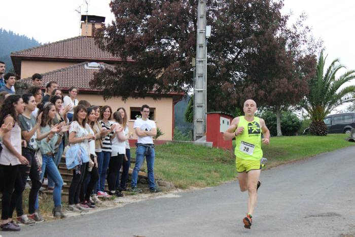 Auzoko mendiak zeharkatu zit 52 1498471095539