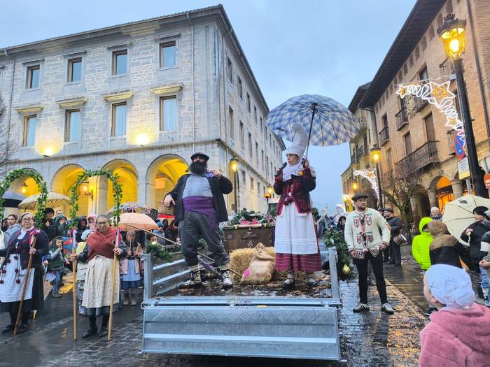 Foru plaza bete dute Olentze 12 1766617951375