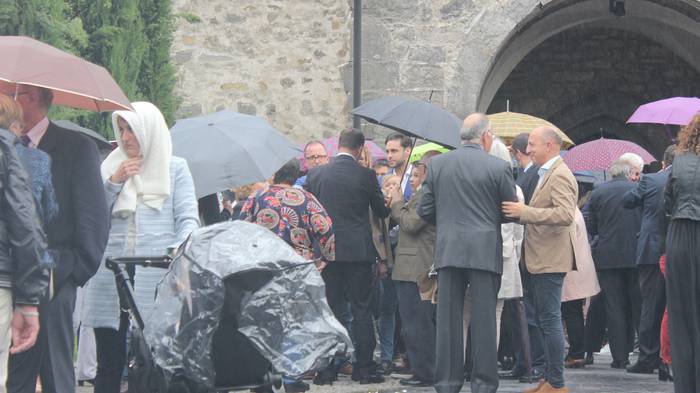 Hainbat alderdietako kideak  18 1500922084640