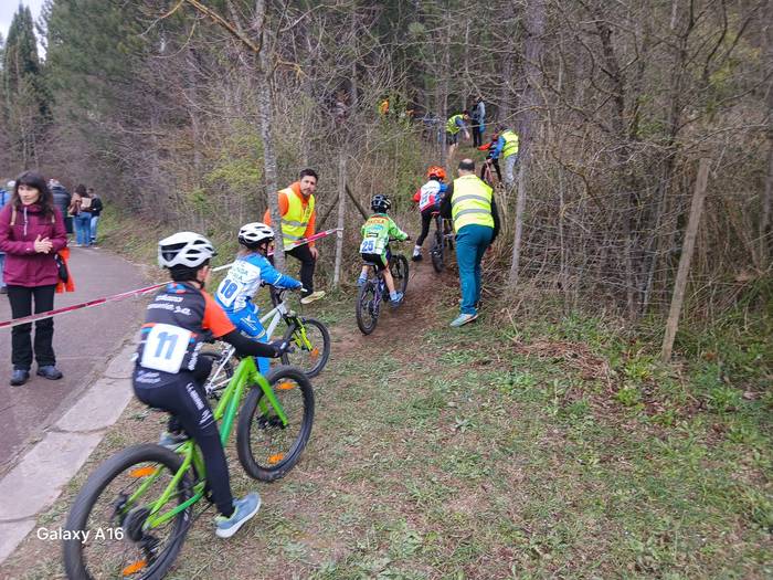 140 umek parte hartu zuten a 64 1772319236080