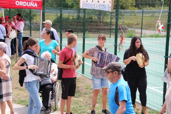 Eguraldia lagun ospatu dute  39 1564582846394