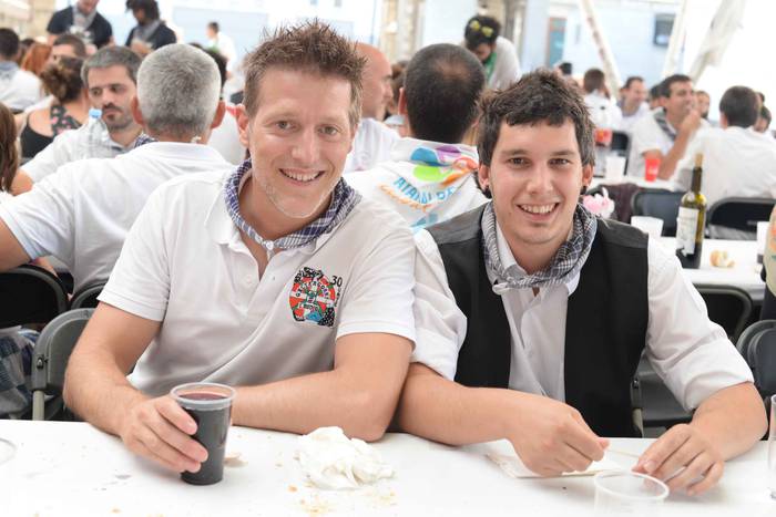 Aldai plaza txiki geratu da  98 1503894670881