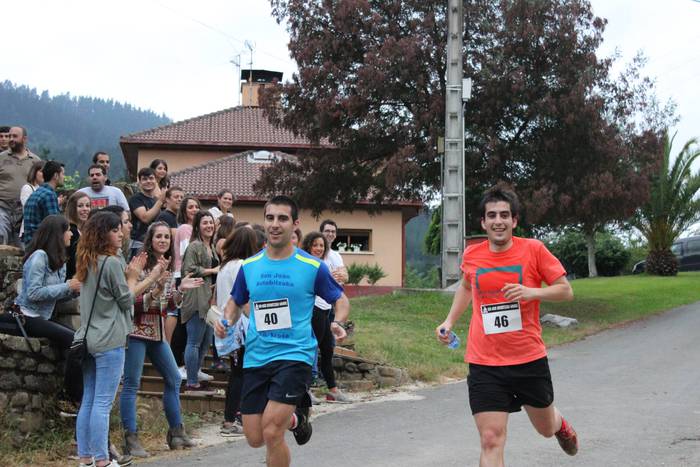 Auzoko mendiak zeharkatu zit 111 1498471719458