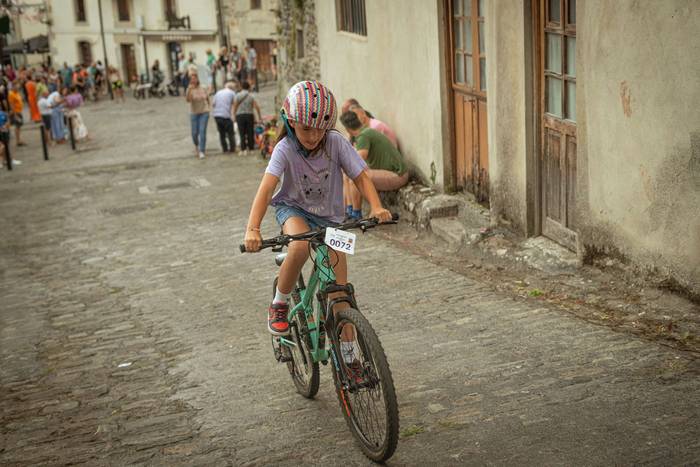 Bizikletak irudimenez jantzi 41 1757325763512