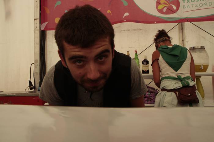 Suziria piztuta lehertu da j 77 1502906874237