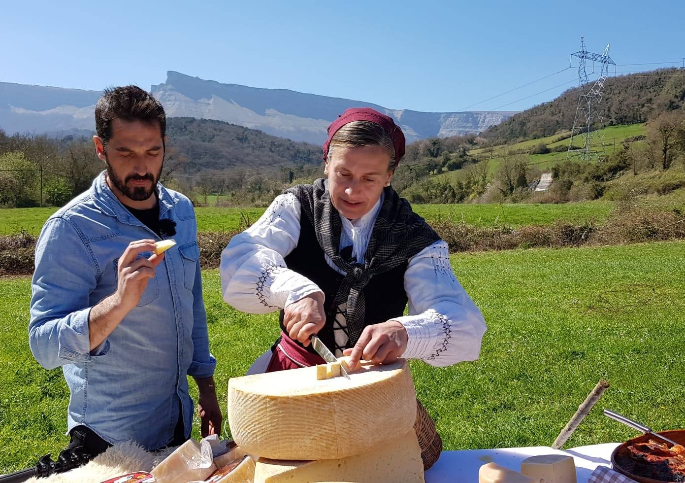 Izorian grabatu dute "Historias a bocados" telebista programa