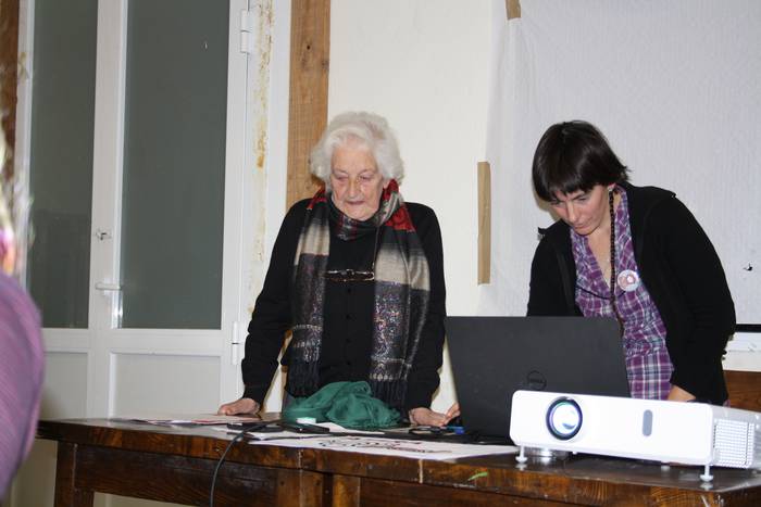 Aiaran ere armairutik atera  45 1511252870766