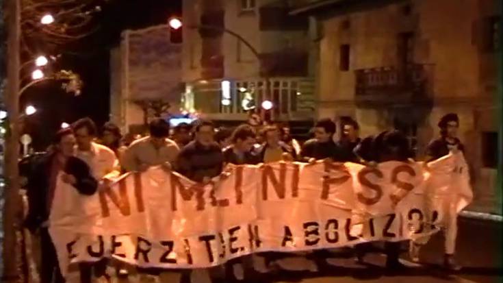 1995ean Intsumisioaren aldeko manifestazioaren irudiak