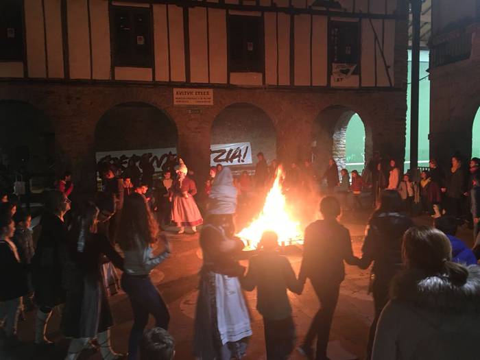 Suaren inguruan plazaratu di 13 1521387767012