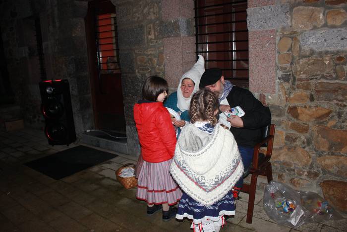 Olentzero eta Maridomingi Ai 60 1514222724460