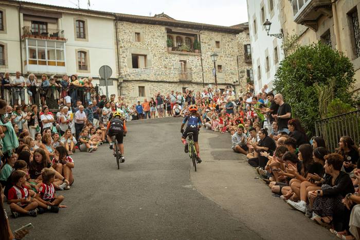 Bizikletak irudimenez jantzi 53 1757325805938