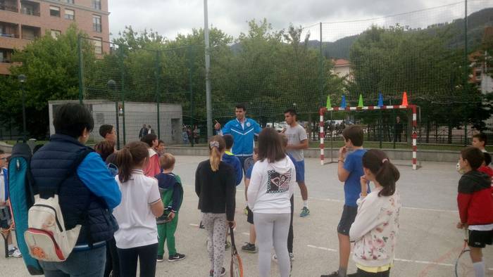 Jende ugarik hartu zuen part 9 1495522882346