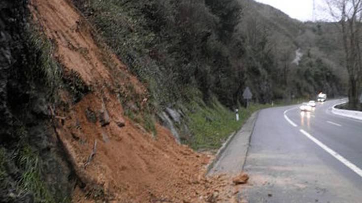 AP-68 autobidea moztu du luizi batek   