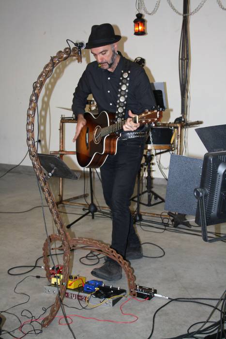 Aiaran ere armairutik atera  51 1511253019945