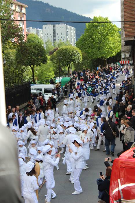 Ehunka umek zabaldu dute dan 37 1493311299516