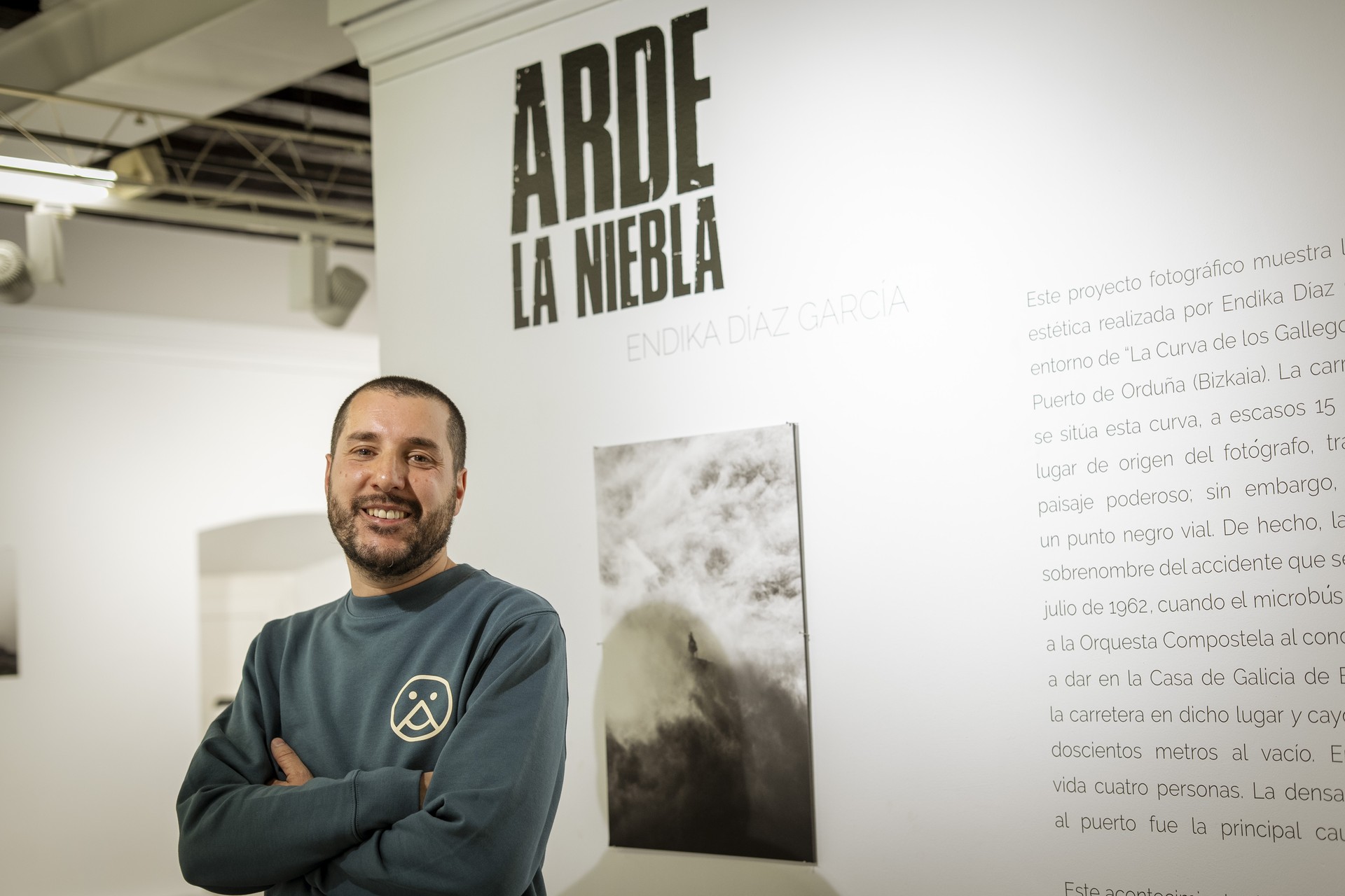 Urduñara iritsiko da Endika Diazen "Arde la niebla" erakusketa