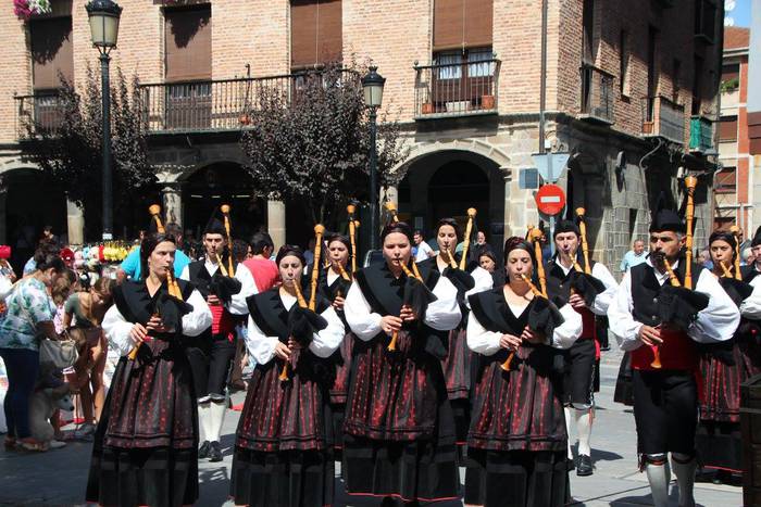 Folk doinuak eta marmitako t 52 1504428886690