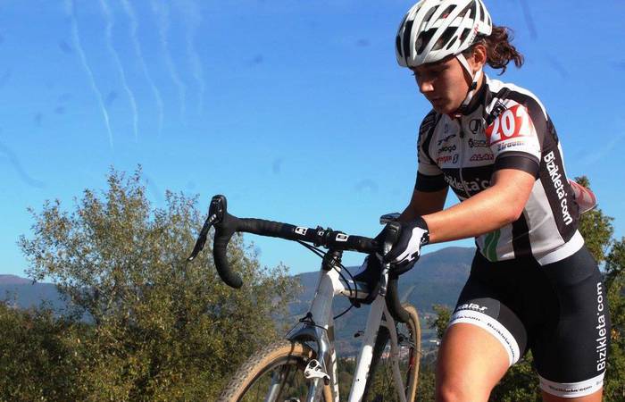 Legazpiko ziklokrosean eliteko feminen bigarren postua lortu du Luisa Ibarrolak