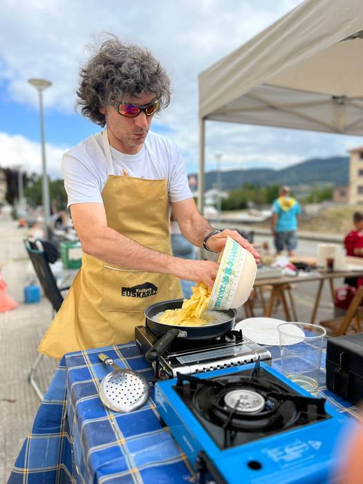 Paella, tortilla eta jokoak  1 1754350523469