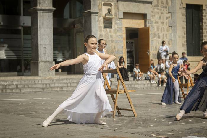 Dantzaz bete dute Amurrioko  54 1776607544686