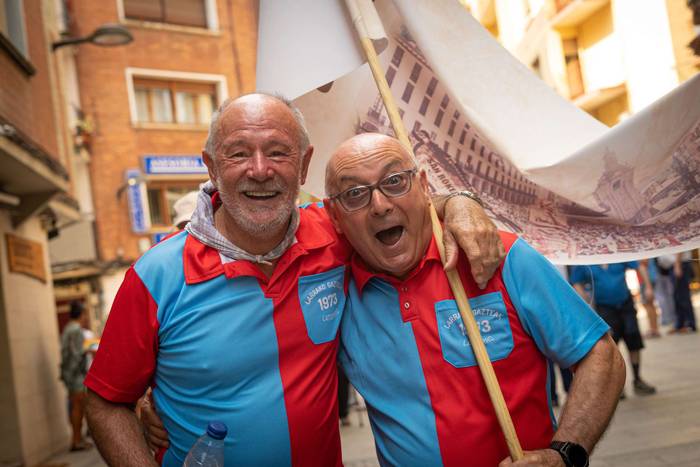 Festa-giro goria piztu du La 38 1755257001022