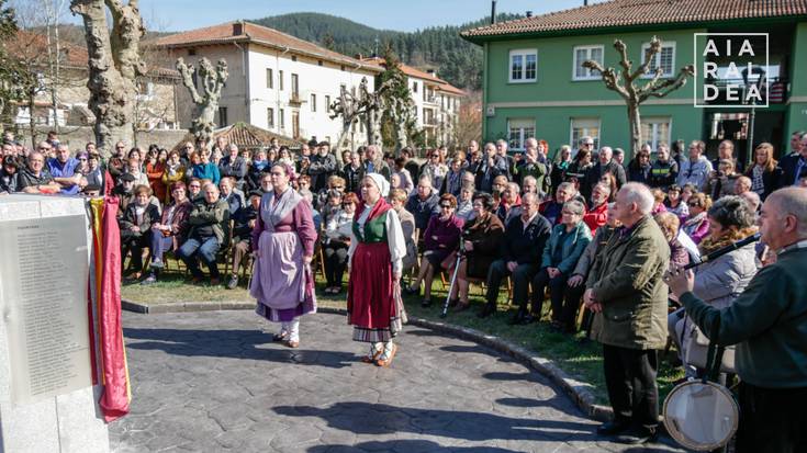 Omenaldi jendetsua egin diete Orozkon Frankismoak errepresaliatutako bizilagunei